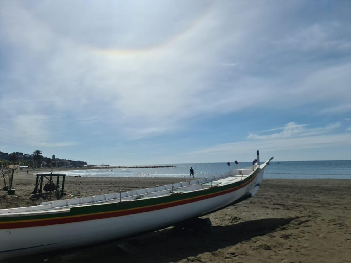 Appartement Apartamento Cerca De La Playa à Málaga Extérieur photo